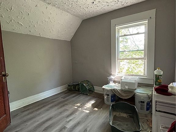 5th image of 13 Clay St
