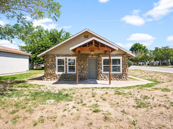1247 C St, Livingston, CA 95334