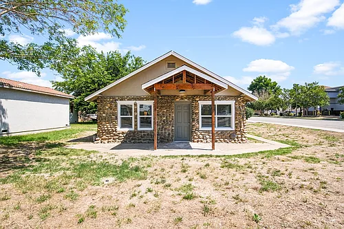 1247 C St Photo 1