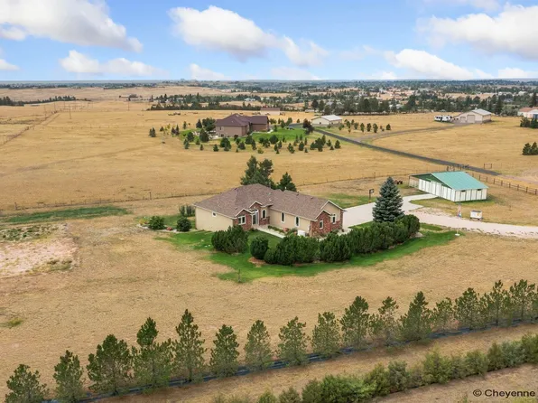 10423 Beartooth Dr, Cheyenne, WY 82009