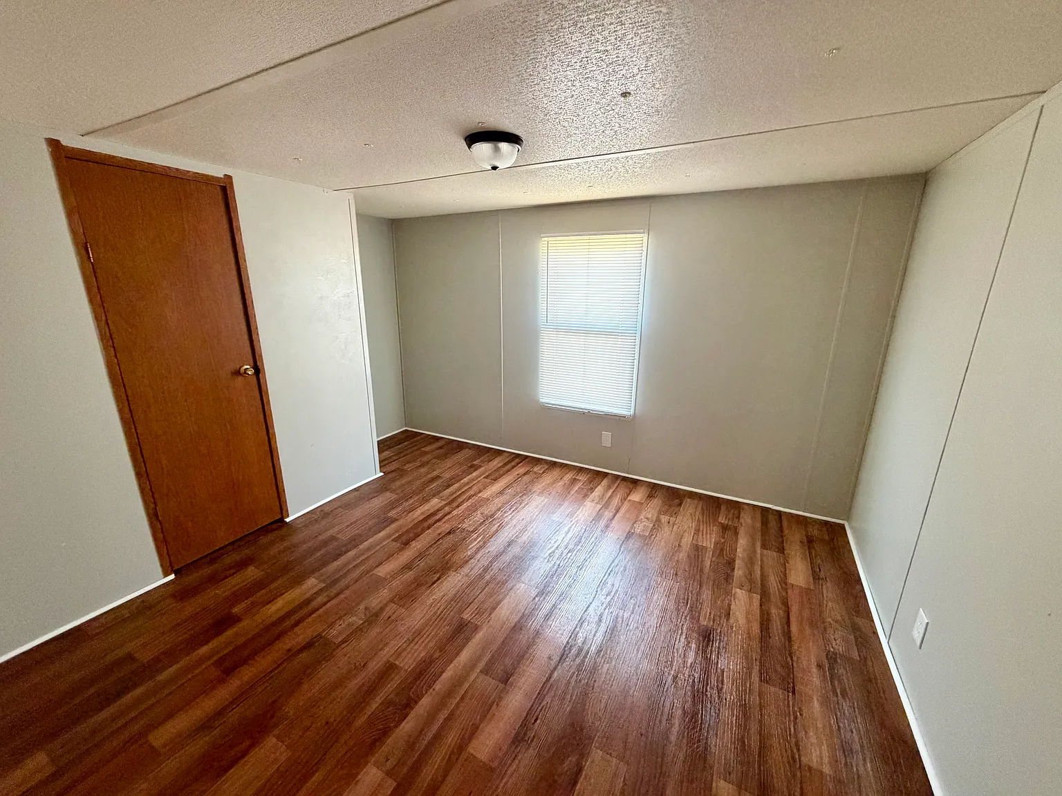 2 bed, $995 — Photo 4