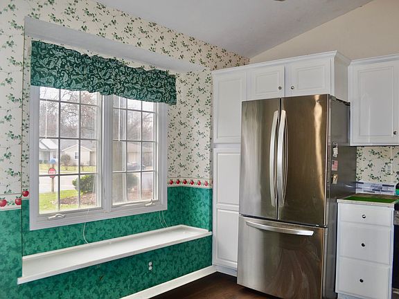 4th image of 3217 Westbury Ct #1