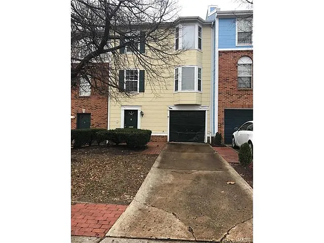 3006 Hayes Ln photo 1