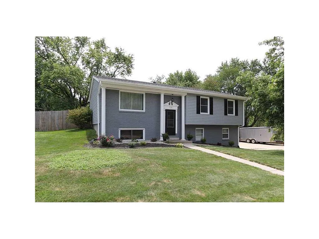 725 Waterview Blvd photo 1