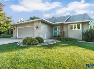 2428 S Alpine Ave, Sioux Falls, SD 57110