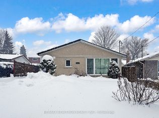10 Shoreland Cres #B2, Toronto, ON M1G1M5