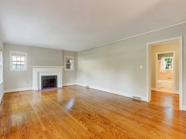 1804 Madison Ave — Photo 2