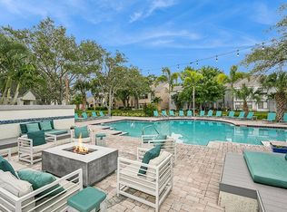 Huntington Place, Sarasota, FL 34237