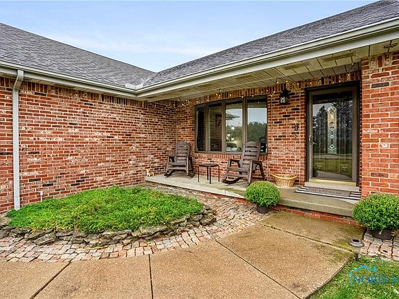 4th image of 3870 Eisenhower Dr