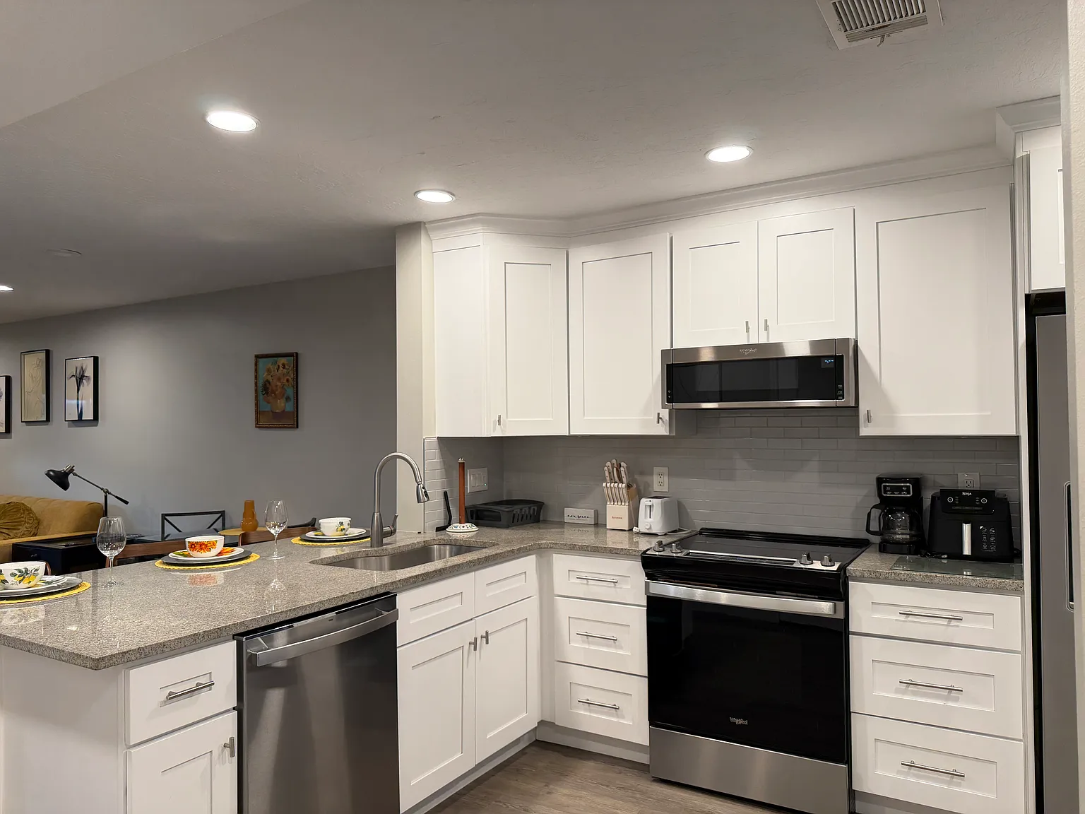 2 bed, 2.5 bath, 1700 sqft, $2,650 — Photo 4