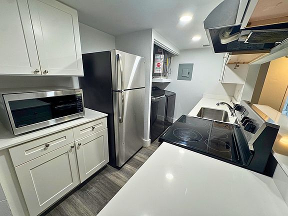 2nd image of 4423 Treehouse Ln APT 21H