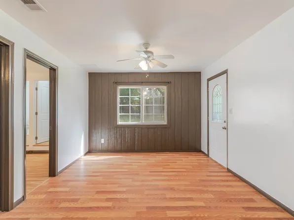 13333 Gladstone Ave, Sylmar, CA 91342