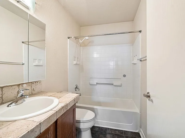 1502 Garden St — Photo 6