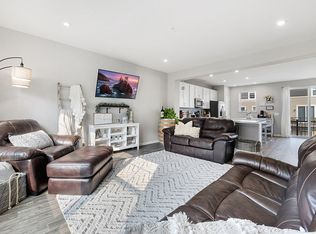 7688 Anthony Pl, Victoria, MN 55386