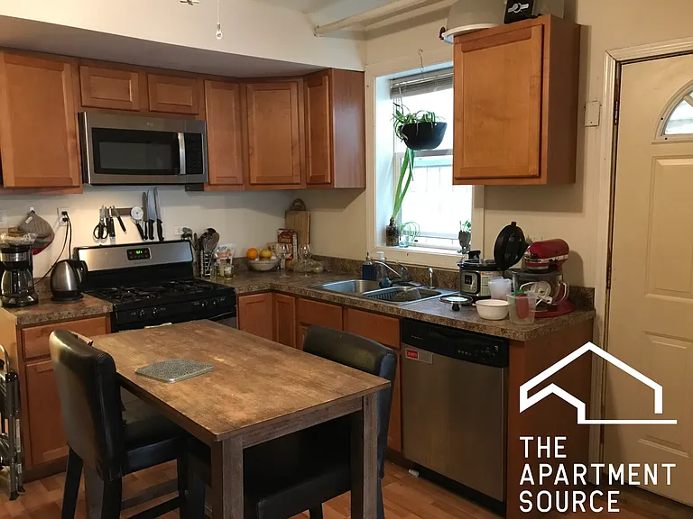 2921 N Allen Ave #G — Photo 3