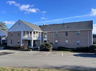 39 Christopher Dr APT B, Stoughton, MA 02072