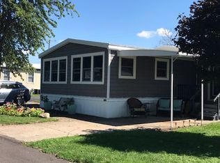 946 Lee Dr, Huron, OH 44839