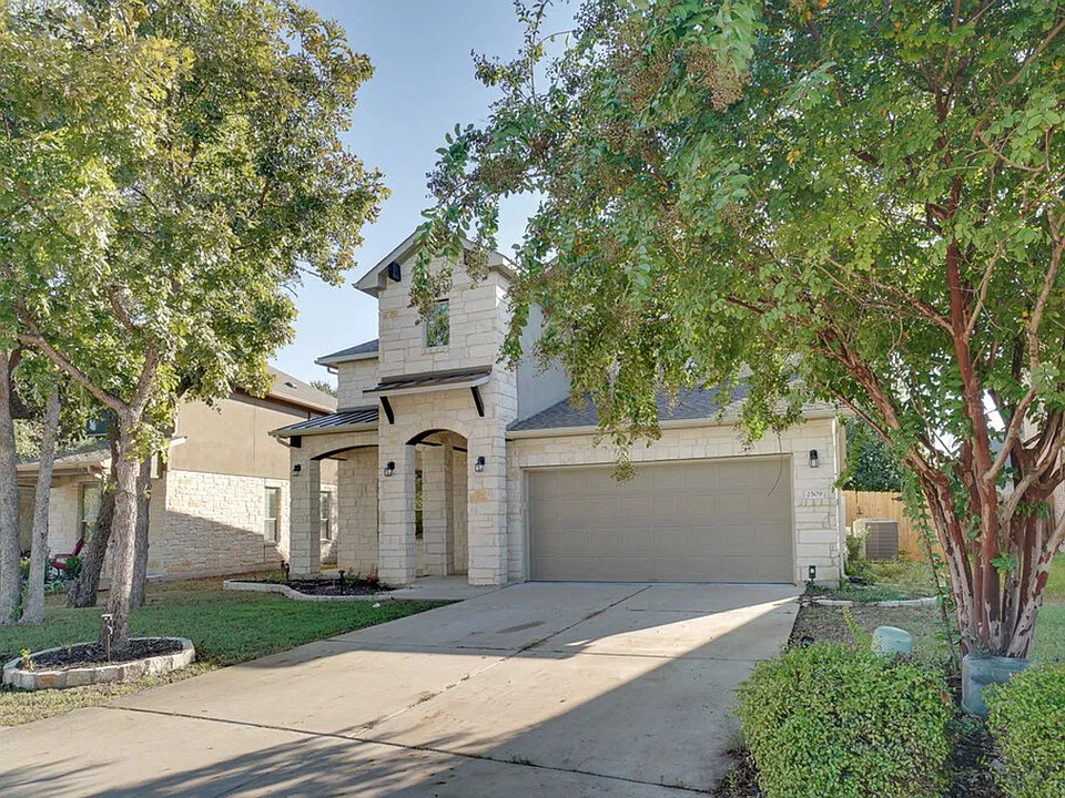2509 Etta May Ln