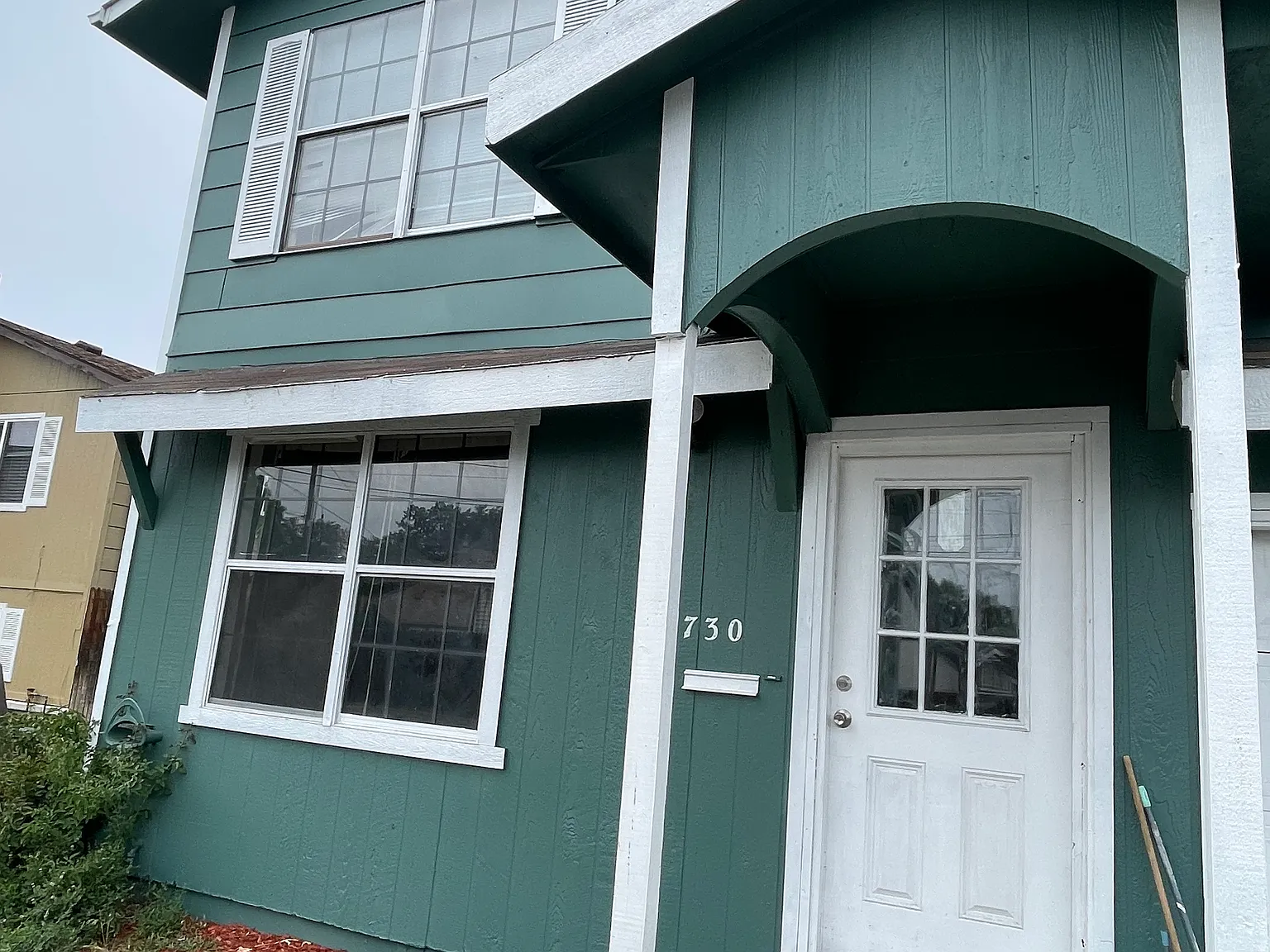3 bed, 1.5 bath, 1460 sqft, $2,300 — Photo 2
