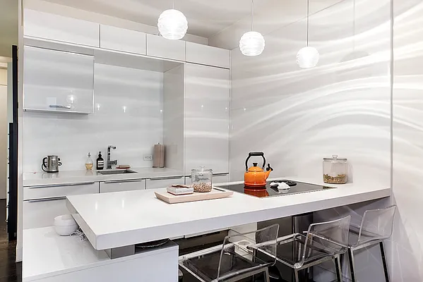 Rented by R New York | media 9