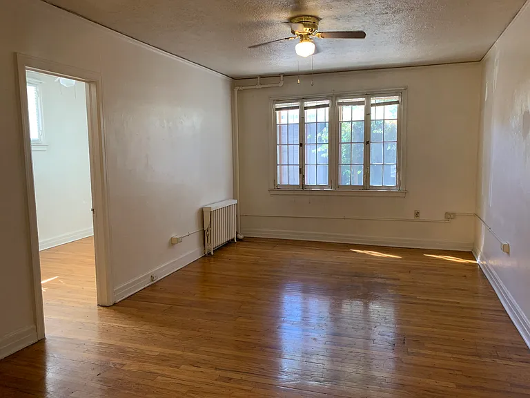 1320 York St #6 — Photo 2