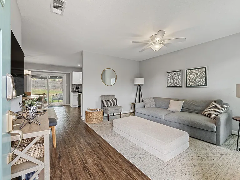 8508 Bradford Dr — Photo 2