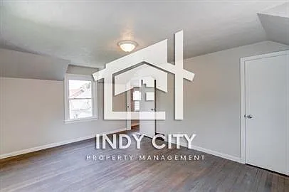 5 bed, 1.5 bath, 1874 sqft, $1,800 — Photo 2