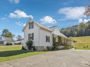 15 Cloverdale Ln, Hickman, TN 38567