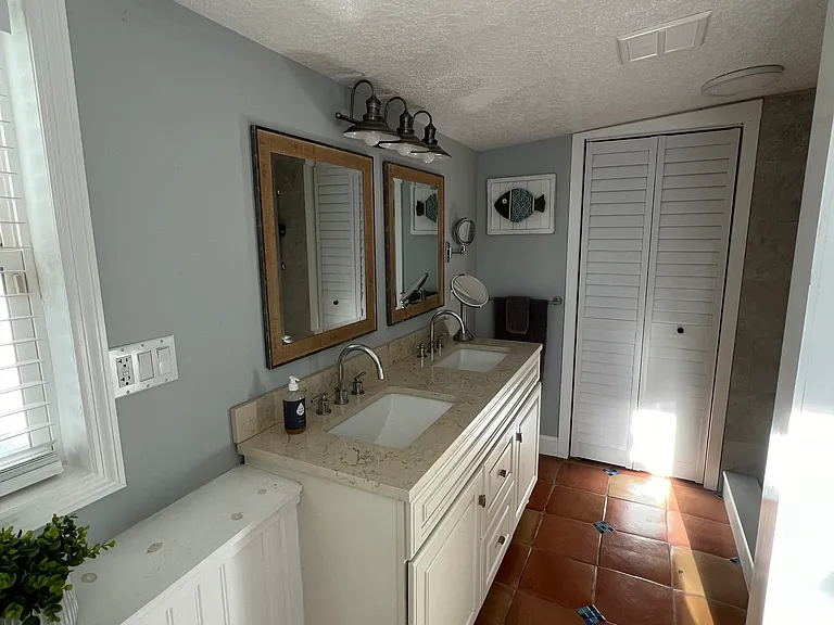 240 Georgia Ave — Photo 7