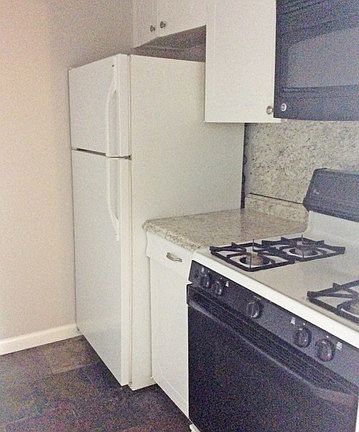 5th image of 2420 McCullough Ave APT 206