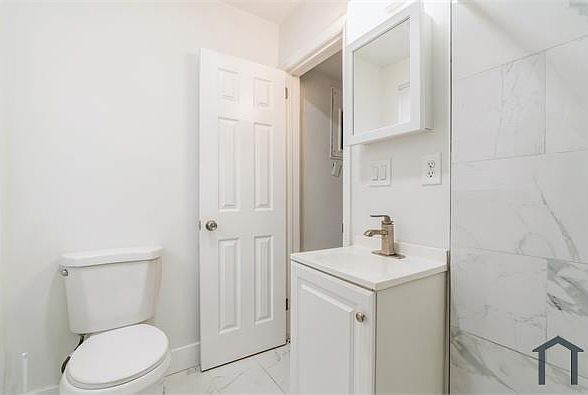 1st image of 2970 W 15th St
