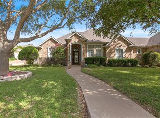 1502 Clear Creek Dr, Cleburne, TX 76033