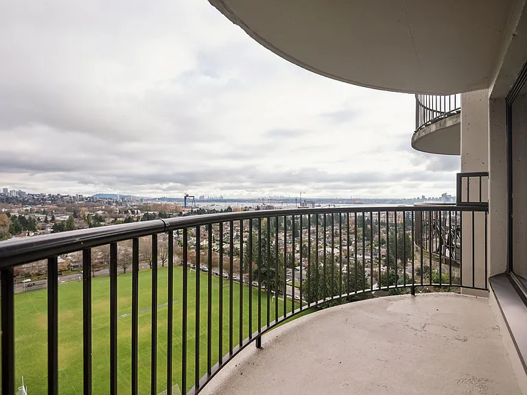 1959 Marine Dr — Photo 30