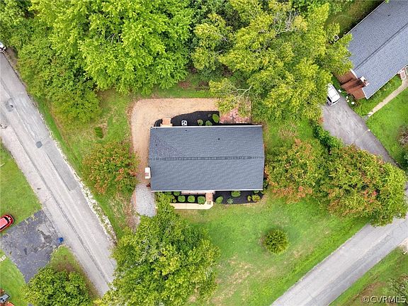 5th image of 2501 Blenheim Dr