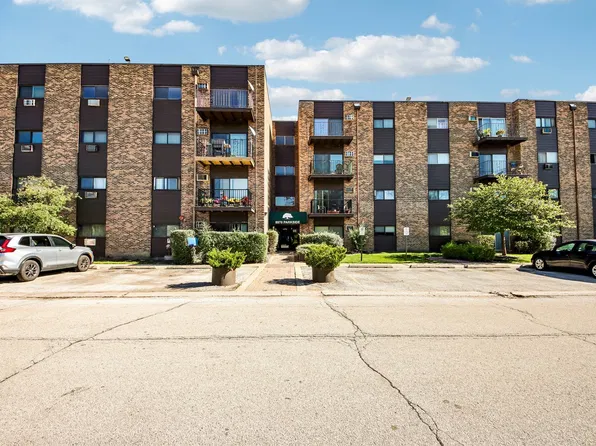 8970 N Parkside Ave APT 304, Des Plaines, IL 60016