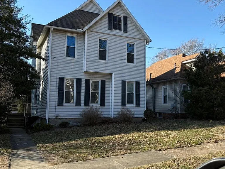 2517 Grand Ave — Photo 8