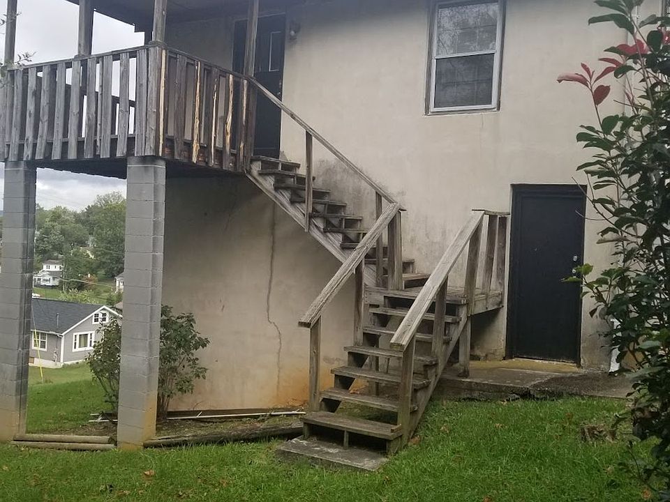 1st image of 123 Lilly St #1/2