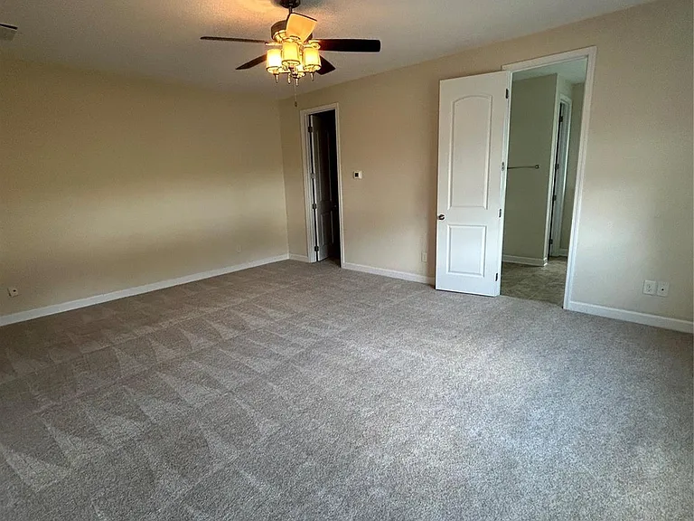 10517 Donahue Dr — Photo 16