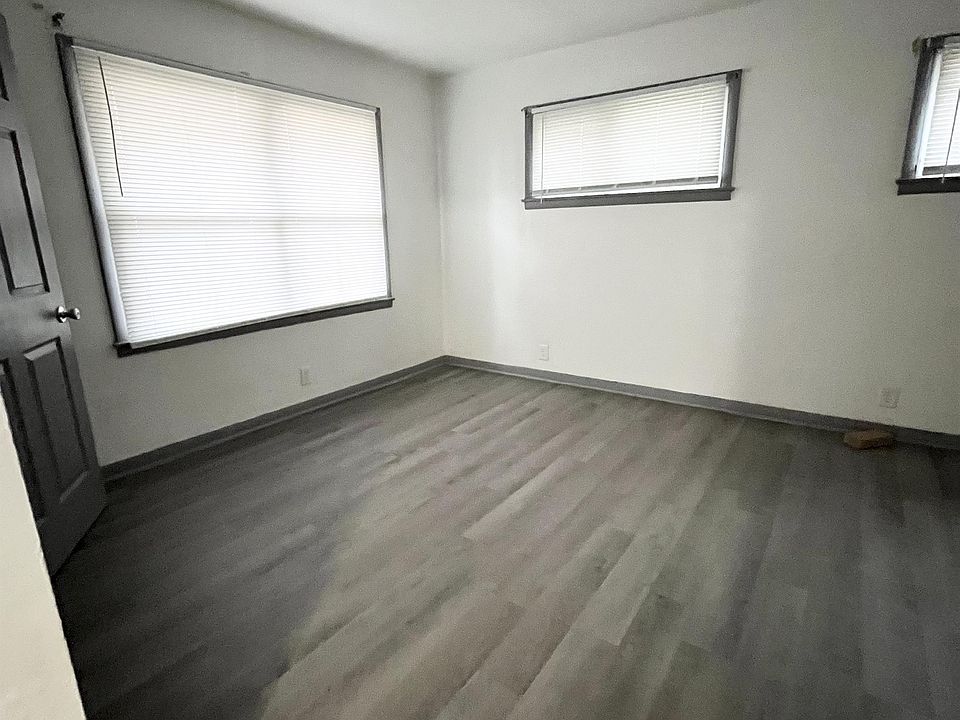 Family room (lower)
