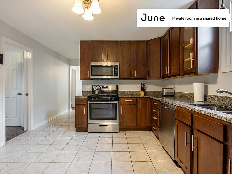 2852 N Lawndale Ave #A — Photo 8