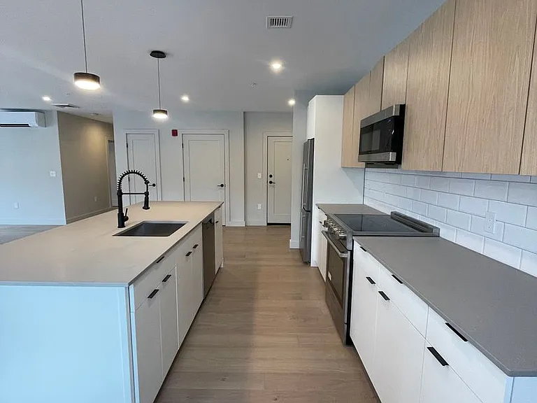 75 Chestnut St #302 — Photo 6