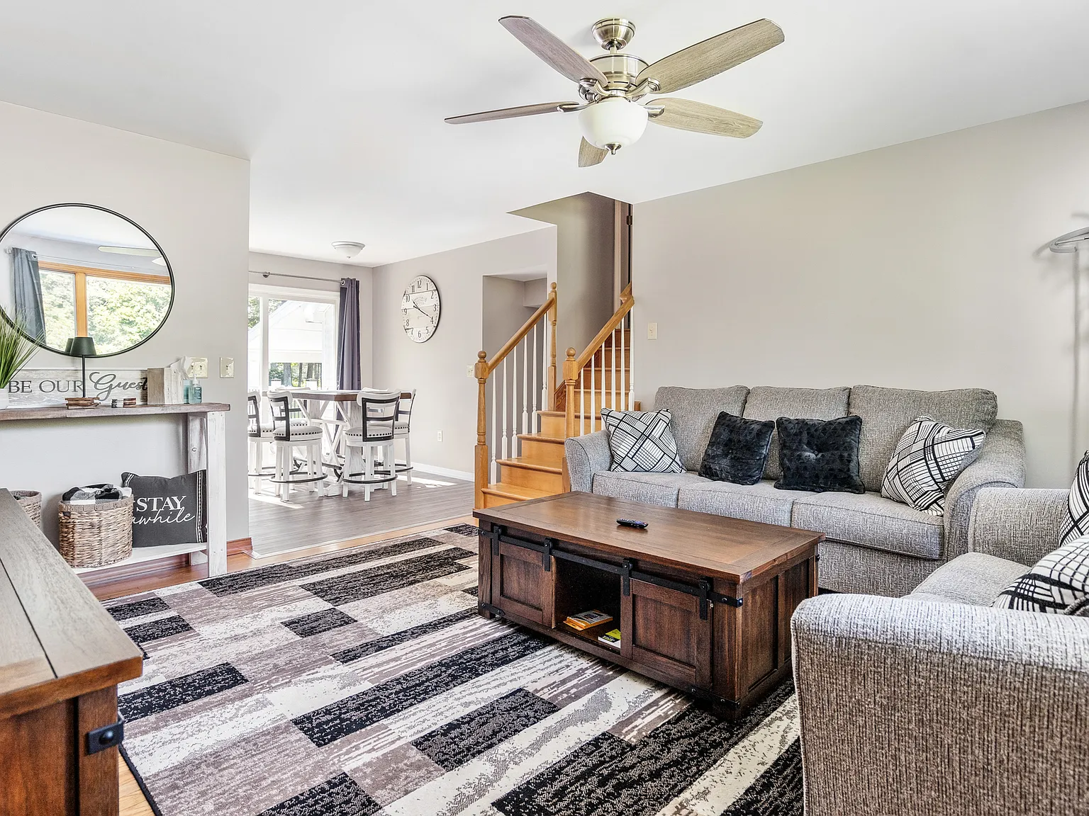 3 bed, 1502 sqft, $2,950 — Photo 3