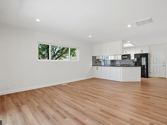 5th image of 1053 Colony Hills Ln