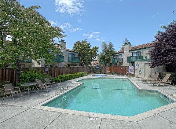 2nd image of 131 Mission Dr