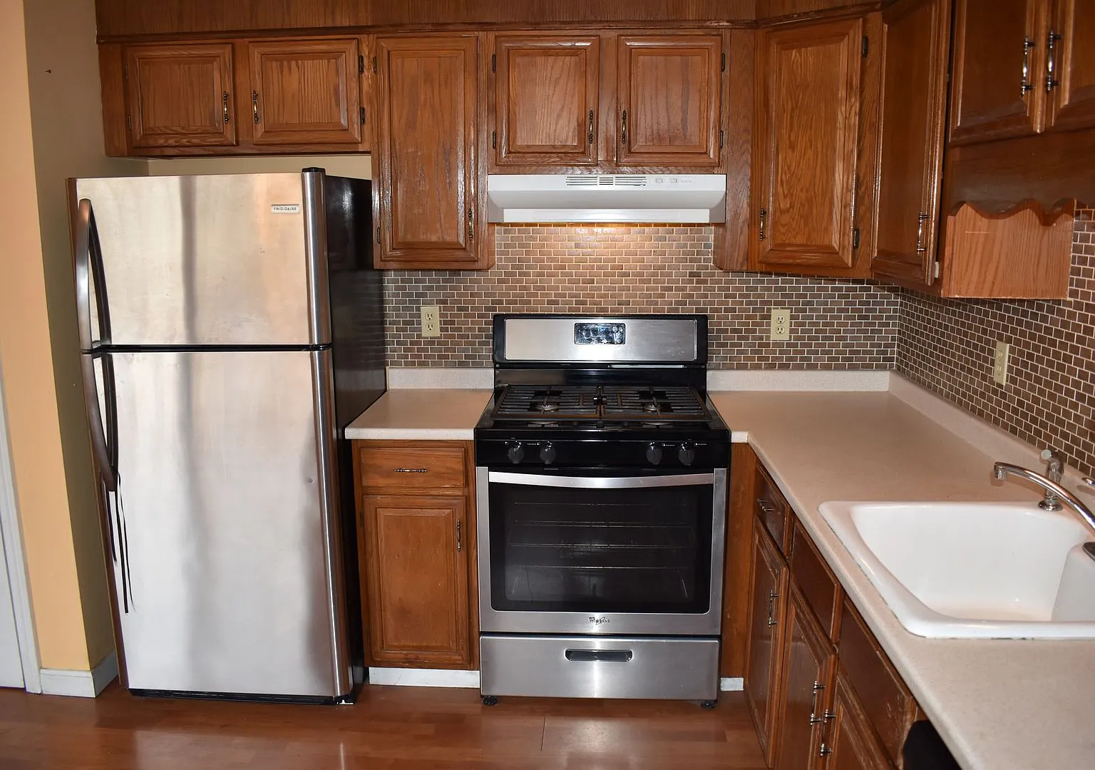 Recently updated, spacious 3 bedrooom, 3 level townhouse in Chelmsford. Ideal location for commut... — Photo 4