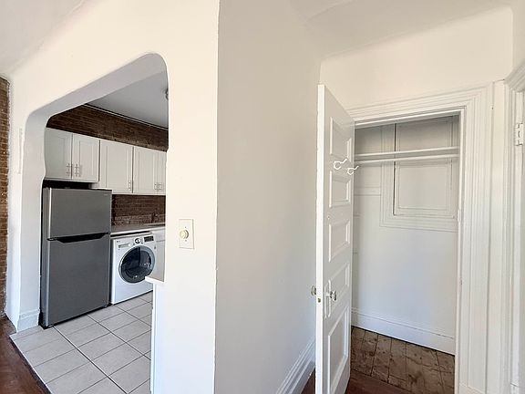5th image of 152 Montague St APT 5