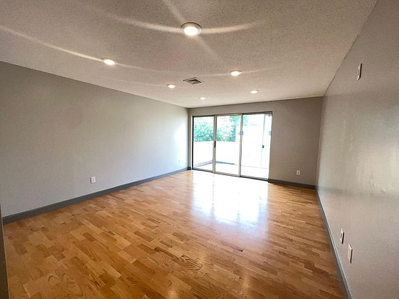 3rd image of 1380-1390 East St #1380-402