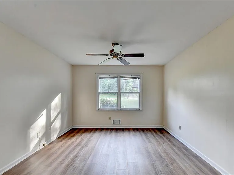 268 Allen Ct SW — Photo 43