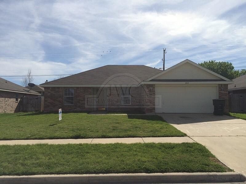 1st image of 2610 Larissa Dr