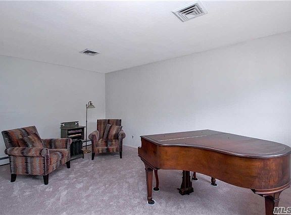 4th image of 61 Winchester Rd